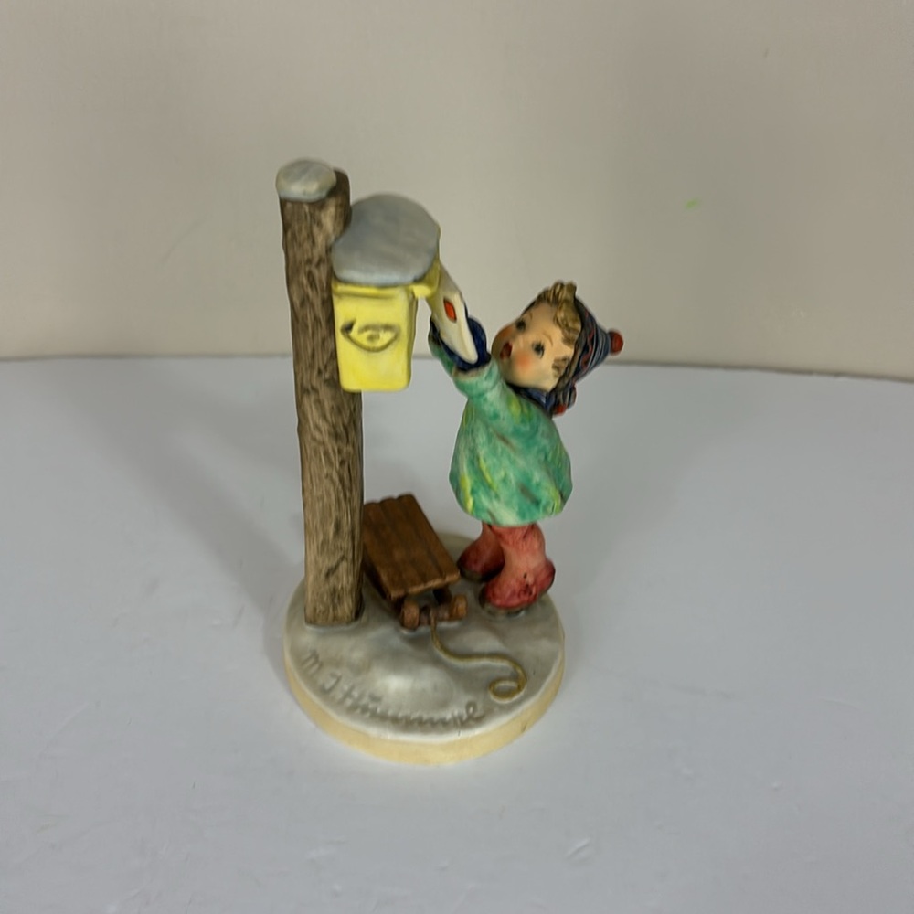 Vintage Goebel Hummel #340 “Letter to Santa” 7” TMK-6